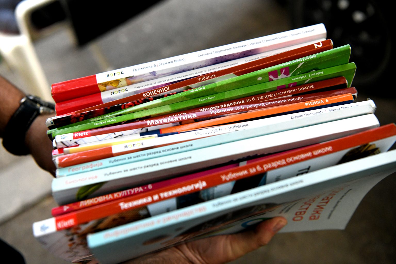 1628237701-Udzbenici-za-osnovnu-skolu-polovni-Kosovska-ulica-foto-Vesna-Lalic-Nova.rs-30-1536x1024
