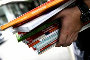 1628241525-Udzbenici-za-osnovnu-skolu-polovni-Kosovska-ulica-foto-Vesna-Lalic-Nova.rs-37-1200x800