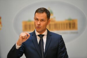 1633423060-NMN_6327-1200x800