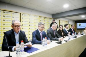 1637947099-VEC_3461-01-1200x800