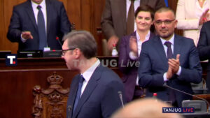 1654072795-Samo-Dacic-ne-tapse-dok-ga-Vucic-ne-pogleda