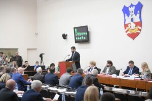 1655719931-DRM_2388-1200x800