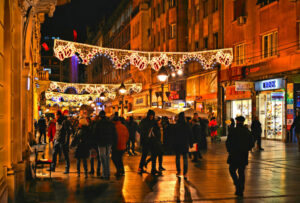 BelgradeSerbia01.01.2018.CrowdOfPeopleAndChristmasDecorationsIn