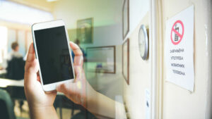 1669900866-zabranjena-upotrena-mobilnih-telefona-1024x576