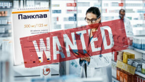 PharmacyDrugstoreBeautifulCaucasianPharmacistUsesDigitalTabletComputerChecks