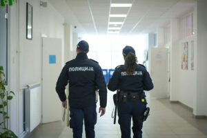 1683634776-Policija-u-skolama-1200x800