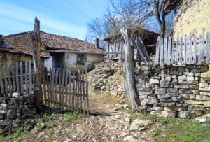 AbandonedMountainSerbianVillageHouseAndPropertyInSouthSerbia
