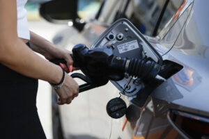 Gas-Prices-Rise-to-highest-amount-since-November-in-Los-Angeles