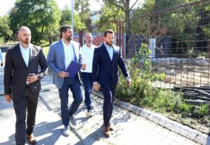 1696334675-7-1024x708