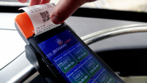 UREDAJ-ZA-PLACANJE-KARATA-PUTEM-PLATNIH-KARTICA