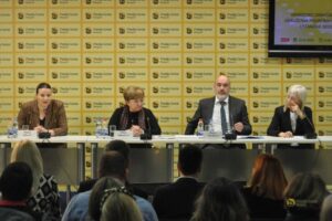 1699897753-Slo_3qN4bX27-1024x682