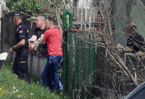 The-search-for-the-body-of-the-murdered-two-year-old-Danka-Ilic-from-Bor-continues-by-checking-several-locations-in-the-Bor-area-and-the-police-in-the-village-of-Zlot-brought-one-of-the-suspects-into-the-yard-of-the-family-of-Dejan-Dragijevic-one-of-the-suspects-for-the-murder-of-the-child.Potraga-za-telom-ubijene-dvogodisnje-Danke-Ilic-iz-Bora-nastavlja-se-proverom-vise-lokacija-u-borskom-kraju-a-policija-je-u-selu-Zlot-uvela-jednog-od-osumnjicenih-u-dvoriste-porodice-Dejana-Dragijevica-jednog-od-osumnjicenih-za-ubistvo-deteta