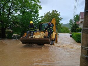 1714736610-poplave3-1024x768