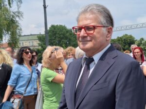 1716989623-20240529_120353-1024x768