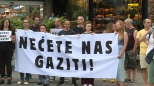 1719504495-Dan-uzivo-protest-ispred-zgrade-TV-Pink-1024x576