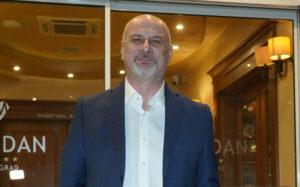 The-daughter-of-politician-Ivica-Dacic-Andrea-celebrated-her-18th-birthday-at-the-restaurant-Majdan.Cerka-politicara-Ivice-Dacica-Andrea-proslavila-je-18.-rodjendan-u-restoranu-Majdan