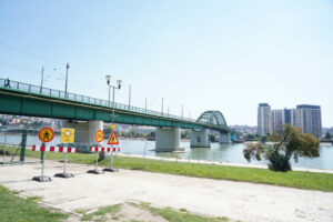 The-protest-The-Bridge-Remains-on-the-occasion-of-the-announcement-that-the-Old-Sava-Bridge-in-Belgrade-will-be-demolished-was-held-on-the-Sava-bank-in-New-Belgrade.Protest-Most-ostaje-povodom-najave-da-ce-Stari-savski-most-u-Beogradu-biti-srucen-odrzan-je-na-novobeogradskoj-obali-Save