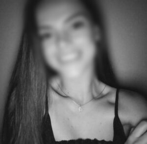 1731872103-anja-blur