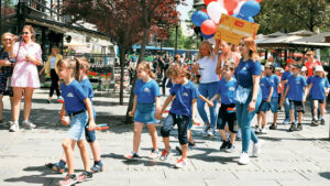 677z381_BUDUCHI-DjACI-PRVACI-nm