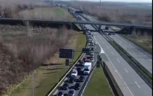 1738418604-novi-sad-kolone-printscreen-x-i-960x600