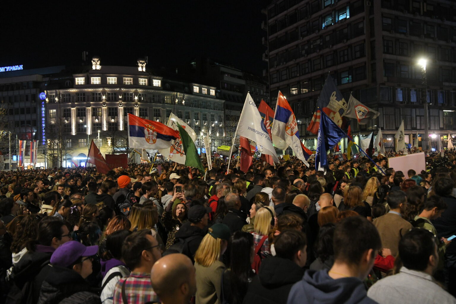 1741513320-rame-uz-rame-radnici-i-studenti-trg-republike-080325-foto-amir-hamzagic-nova-rs-3-1536x1024