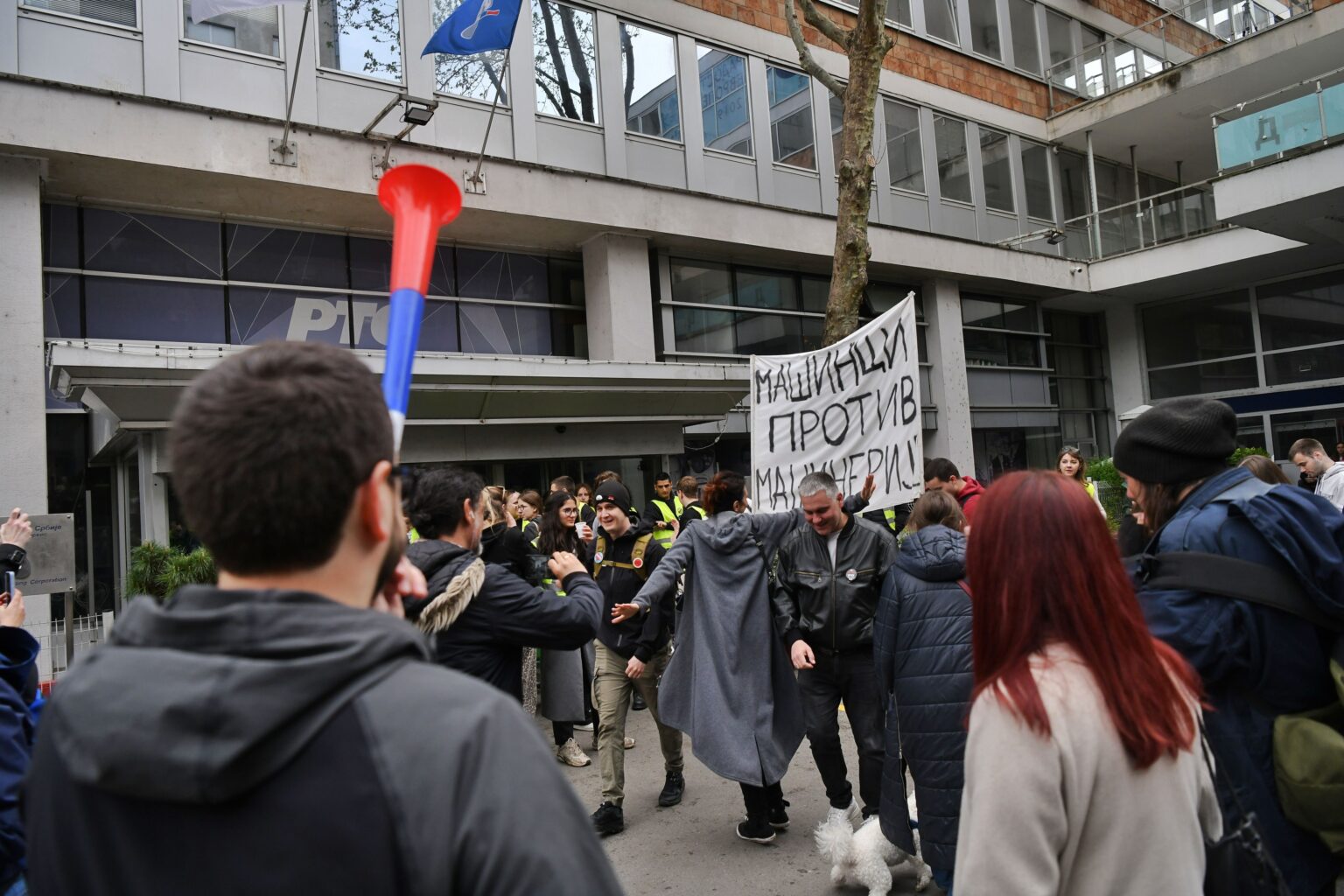 1744707636-RTS-blokada-Takovska-150425-foto-goran-srdanov-nova-rs-9-1536x1024