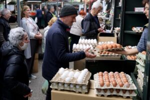 Orthodox believers in Skopje buy eggs for Easter