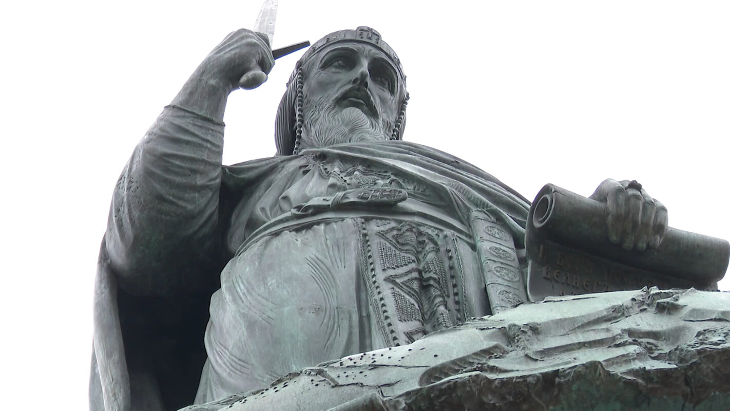 1673465374-medju02-1422x800