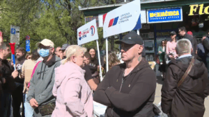 1743845400-SNS-stand-1-n1