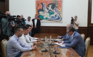 VUCIC SA STUDENTIMA KOJI SE PROTIVE BLOKADAMA FAKULTETA