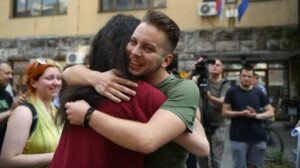 1749200957-Protest-ispred-MUP-a-u-29.-novembra-Foto-Filip-Kraincanic-17-1536x1024-1-e1749201854709-1000x560