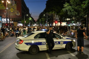 1751398043-blokada-ispred-skc-a-foto-vladislav-mitic-nova-rs-11-1536x1024