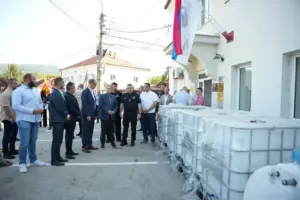 1752393958-Macut-i-Dacic-donirali-Svrljigu-rezervoare-za-vodu-foto-Vlada-Srbije