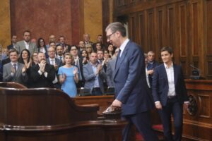 1744822163-Vlada-zakletva-01-Zoran-Mrdja-b