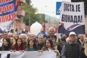 The Center for Democratic Stability organized a rally in Obrenovac called "Citizens Against Violence and Blockades," and the gathering was joined by the President of the Republic of Serbia, Aleksandar Vucic.U organizaciji Centra za demokratsku stabilnost u Obrenovcu je odrzan skup "Gradjani protiv nasilja i blokada", a okupljenima se pridruzio i predsednk Republike Srbije Aleksandar Vucic.
