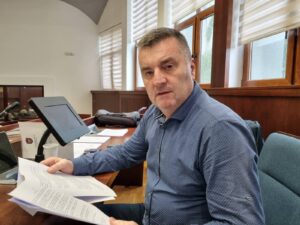 IMG-e5016b37a27f0e0a2fa4aad5b107c56e-V