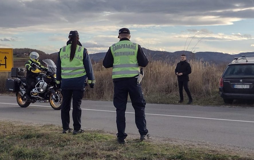 Saobracajna-policija-Kragujevac-scaled-e1757073366419-887x560