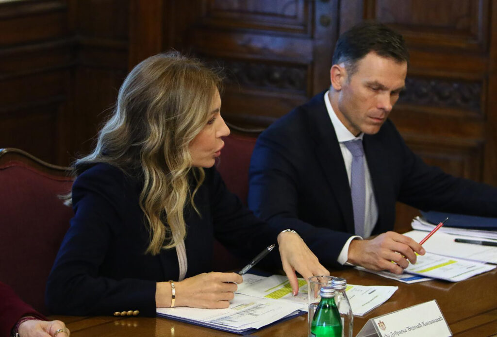 1764670862-2F3A8224-b-1024x694