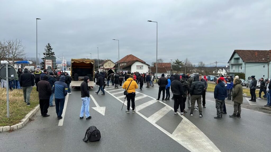 1677416455-Мрцајевци-01-Протест-.формат-авиф.wидтх-1200