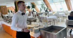 BGH-200326-VP-BGD-2003-UGOSTITELJI-NA-PRAKSI-DANIJELA-mxf-00-01-28-08-Still002