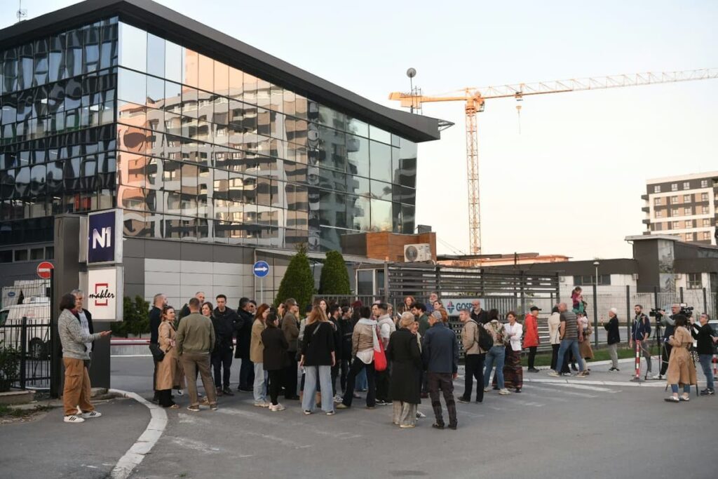 1775495271-протест-запослени-Н1-.формат-авиф.wидтх-1200